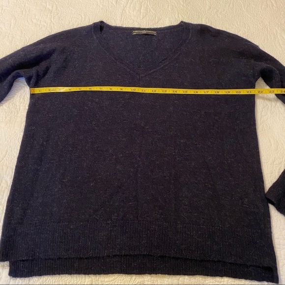 Peruvian Connection Alpaca / Wool V-Neck Blue Sweater - XS - Picture 6 of 9